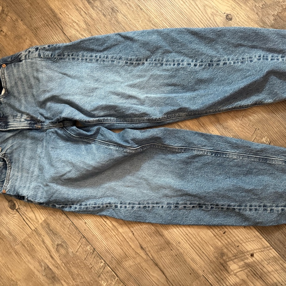 American Eagle Outfitters BARREL JEANS